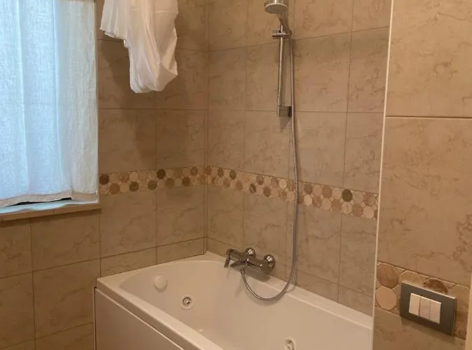 לינה וארוחת בוקר Gaia 4*